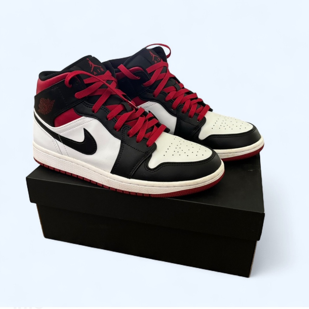 Air Jordan 1 Mid Worn